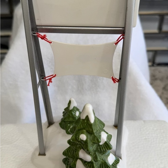 Department 56 Snow village uptown Ford motor town - Picture 5 of 8